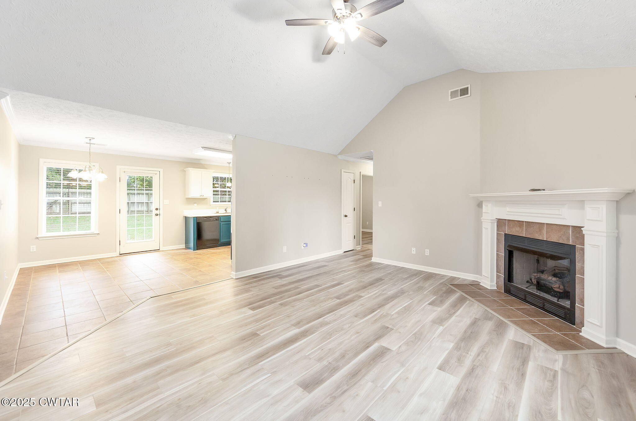 5987 Creekside Drive