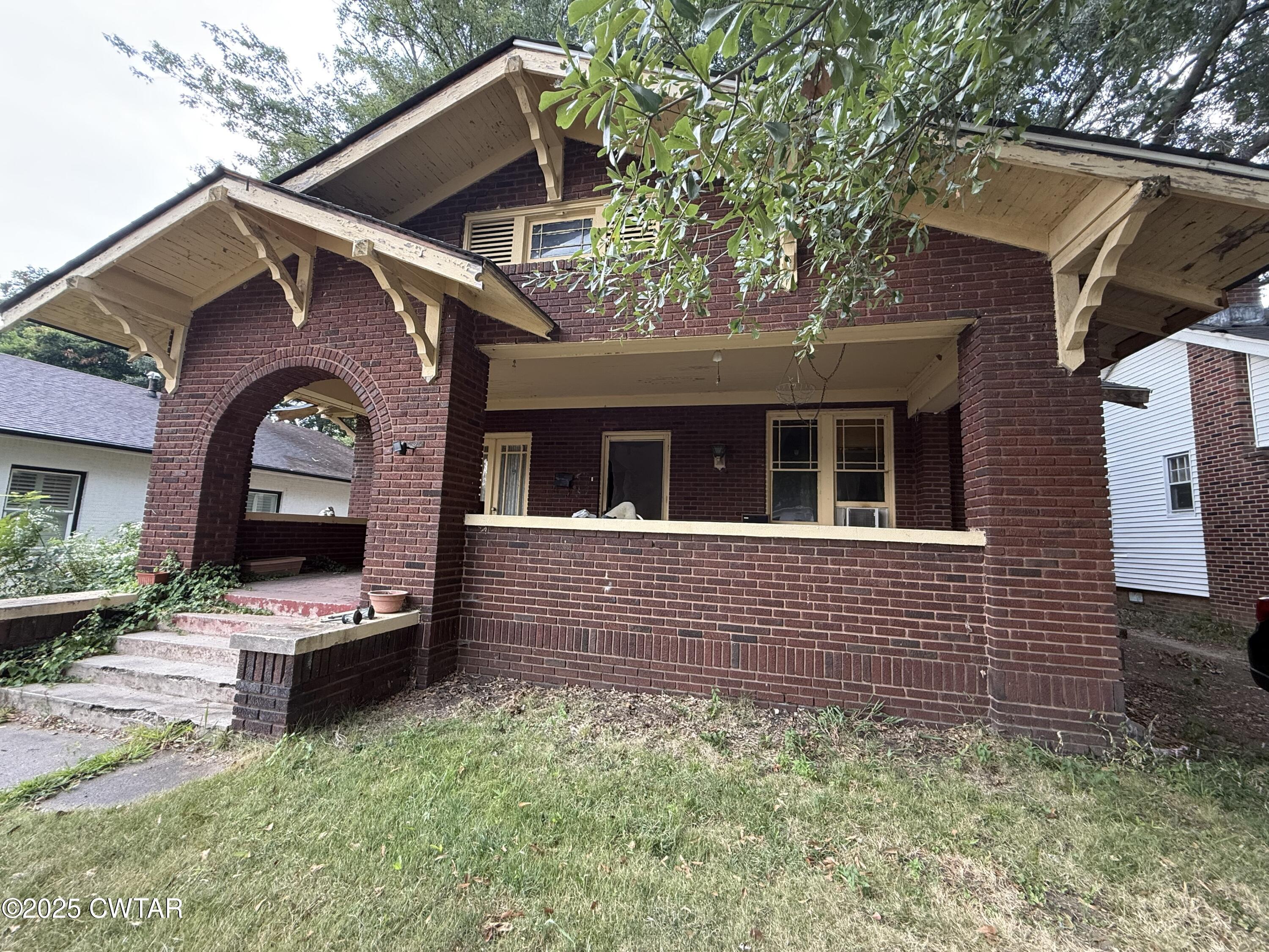 137 Arlington Avenue