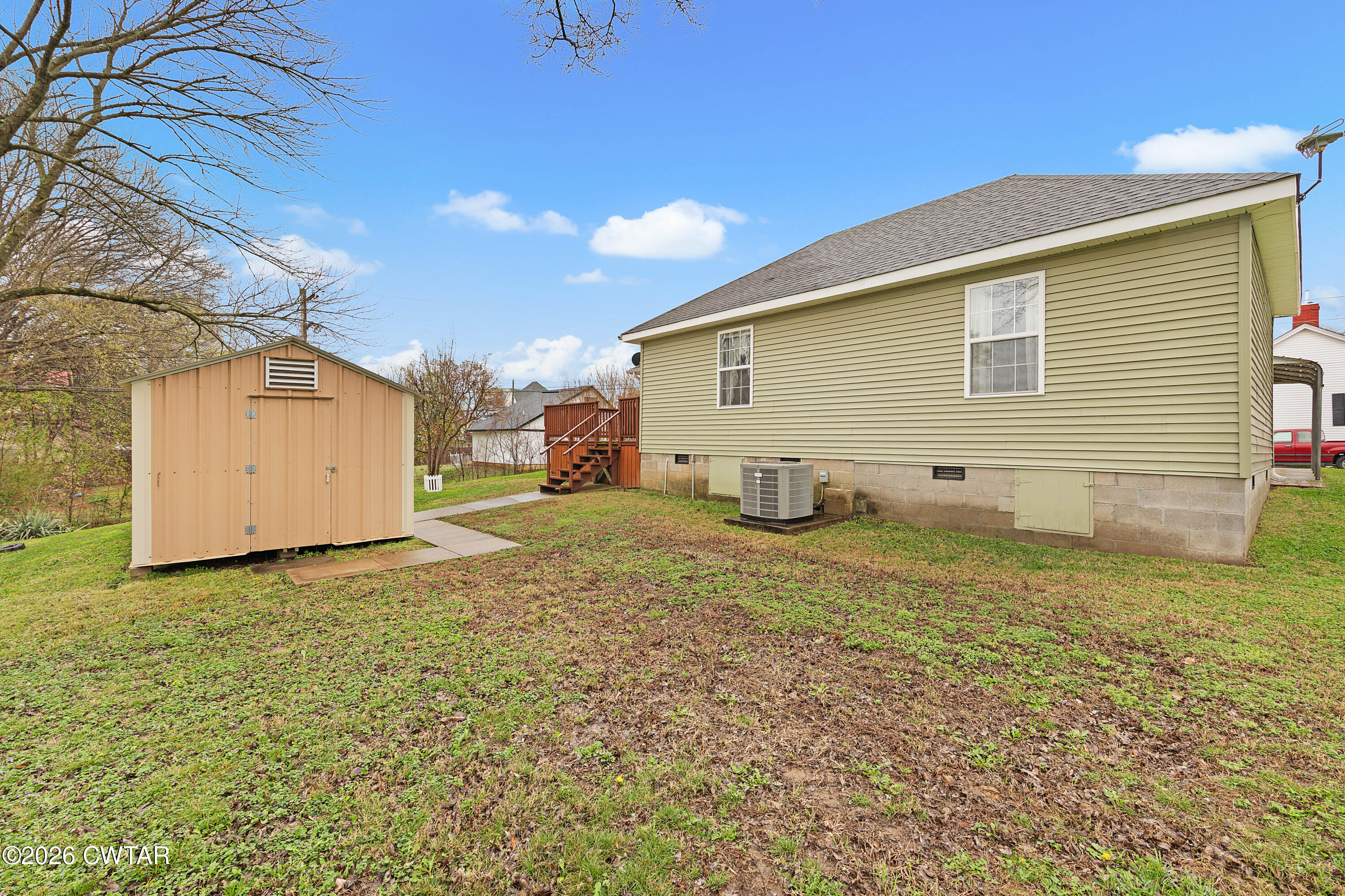 300 W 5th Street