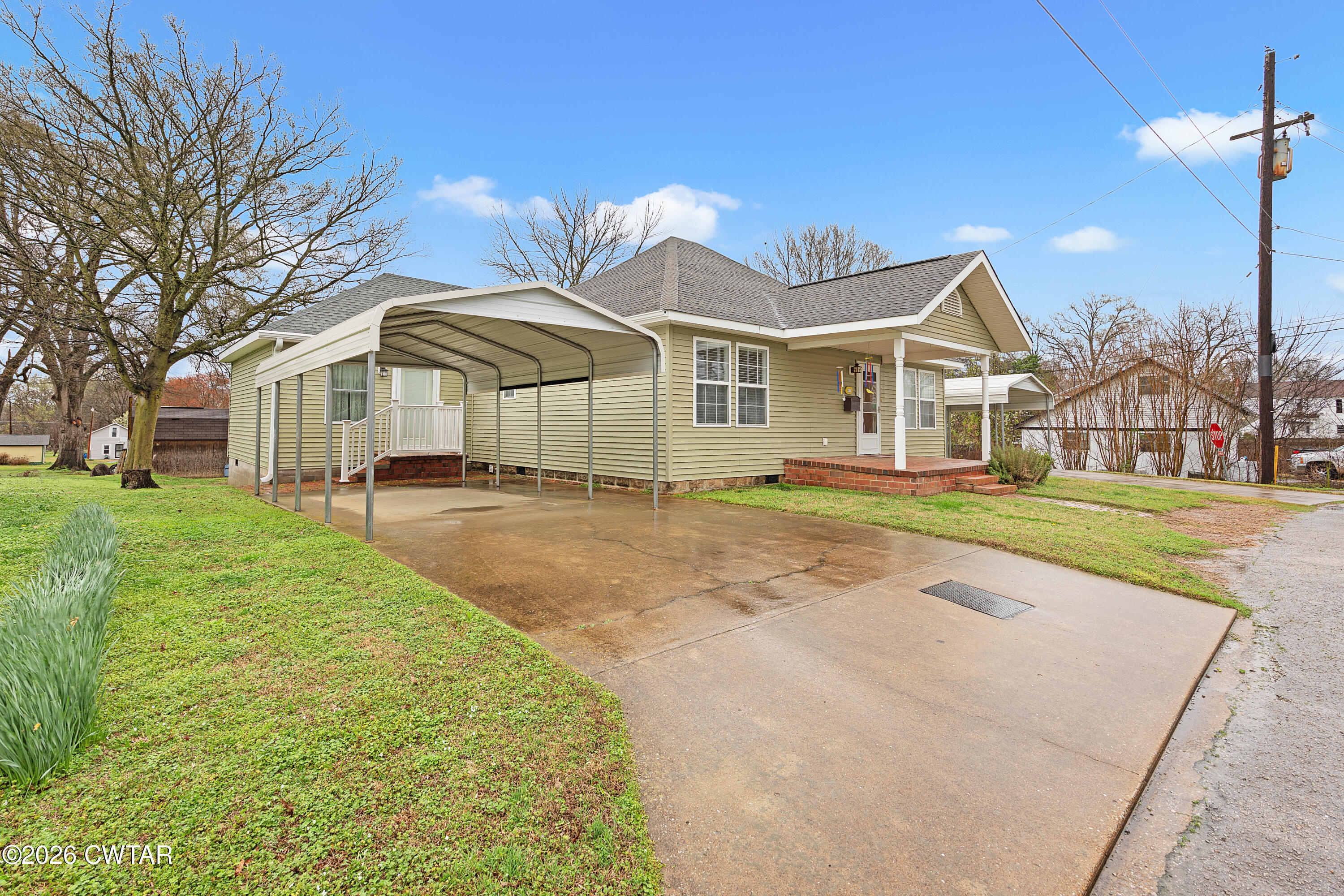 300 W 5th Street