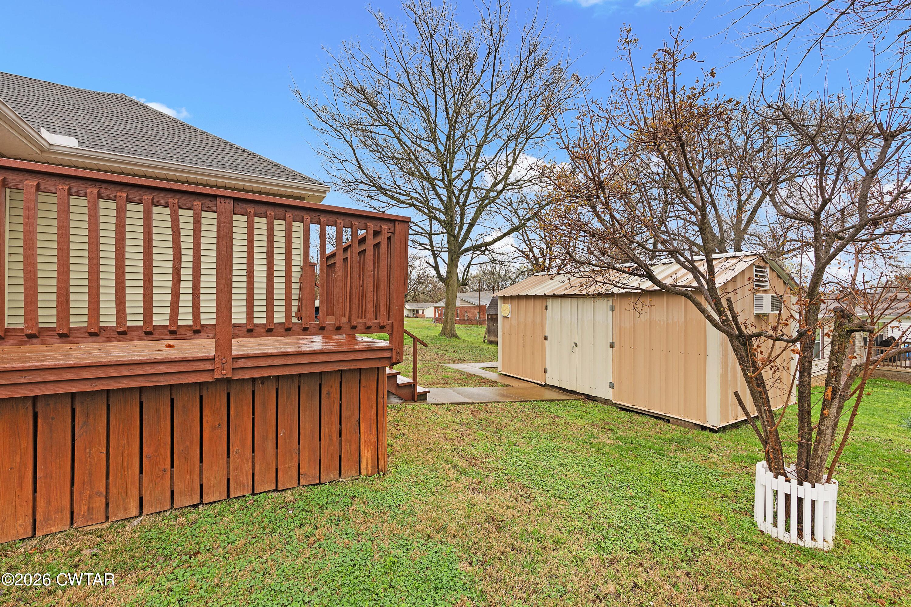 300 W 5th Street
