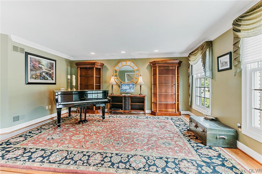 1744 Cortland Lane