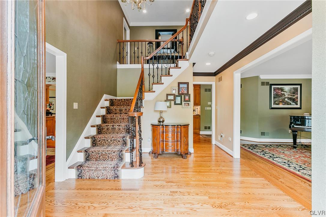 1744 Cortland Lane