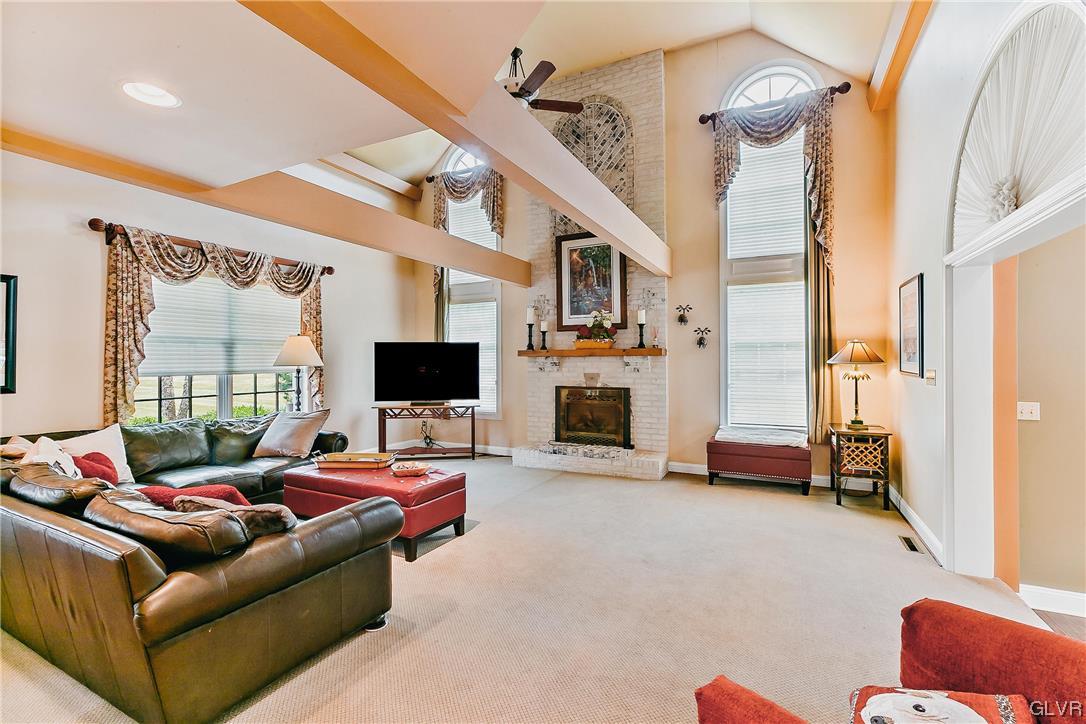 1744 Cortland Lane