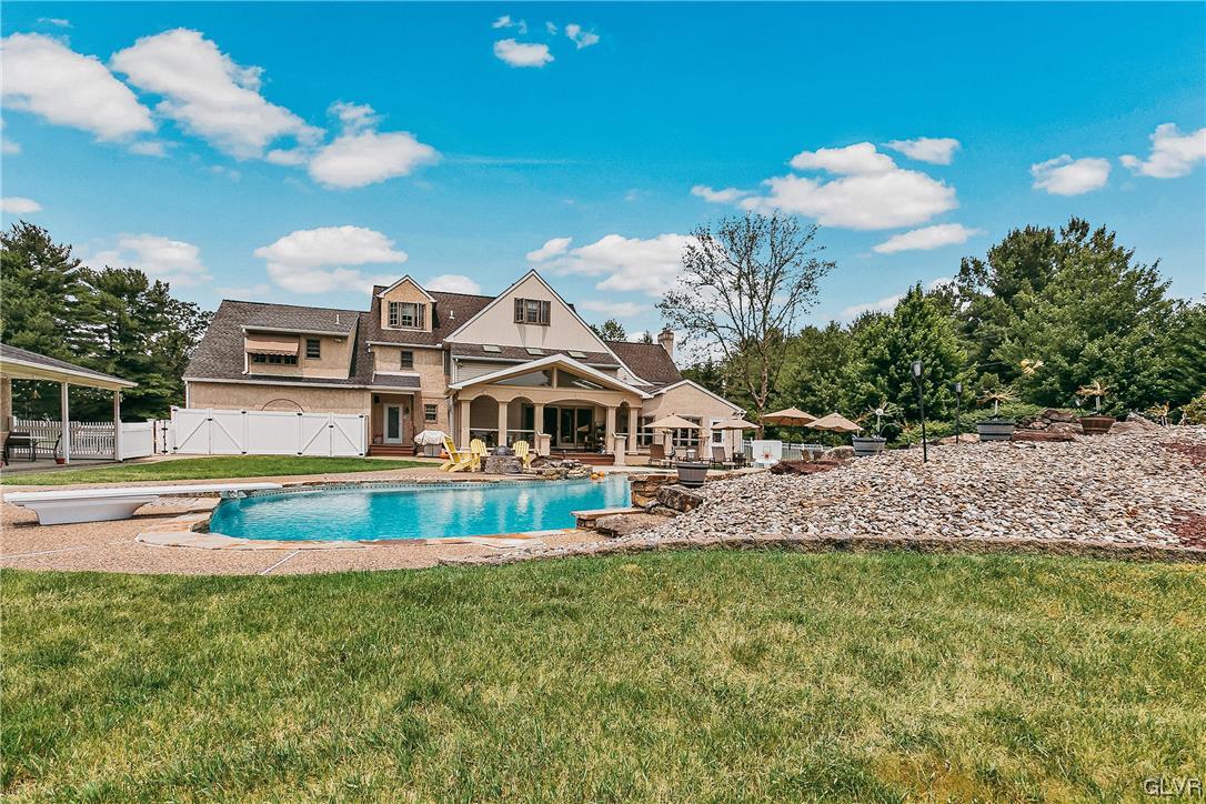 1744 Cortland Lane