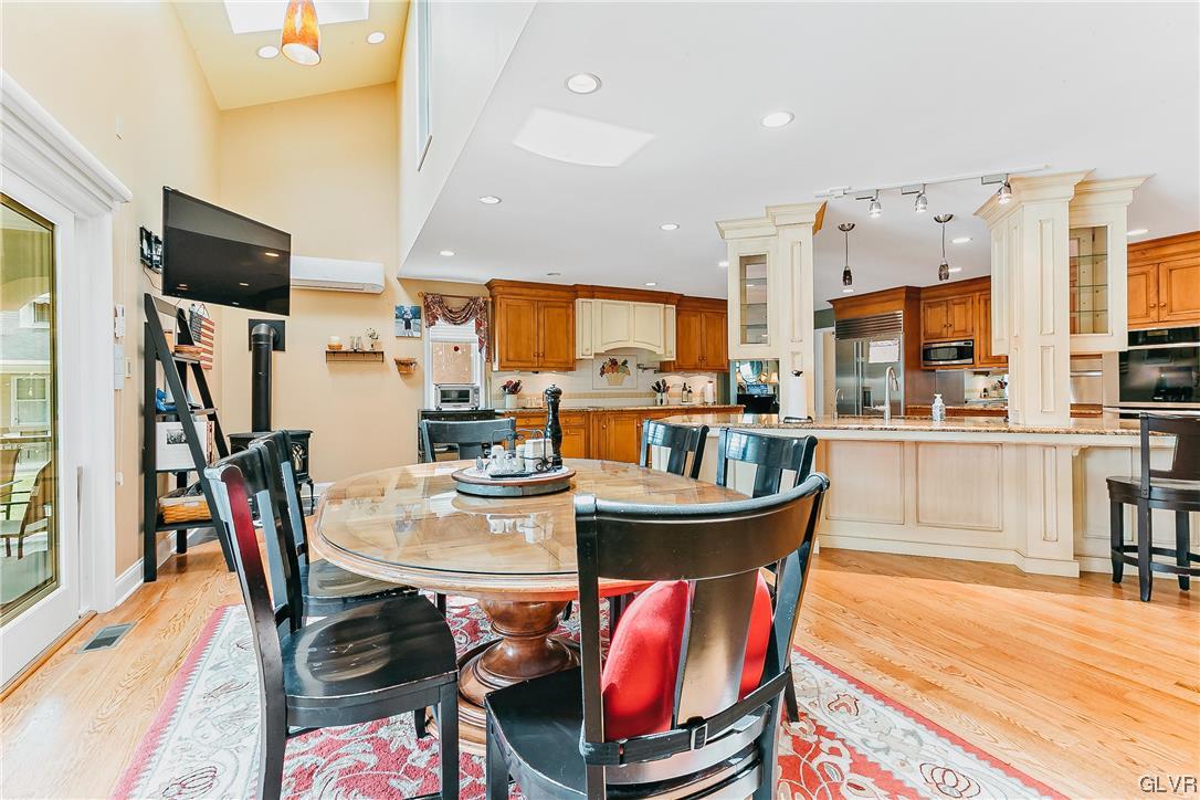 1744 Cortland Lane