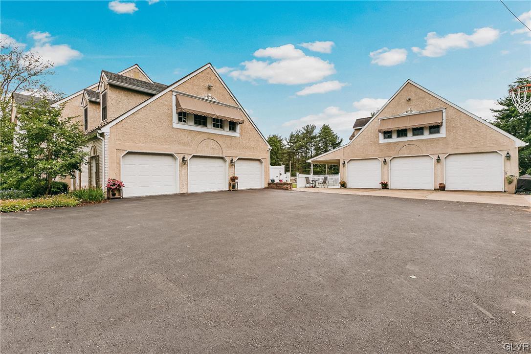 1744 Cortland Lane