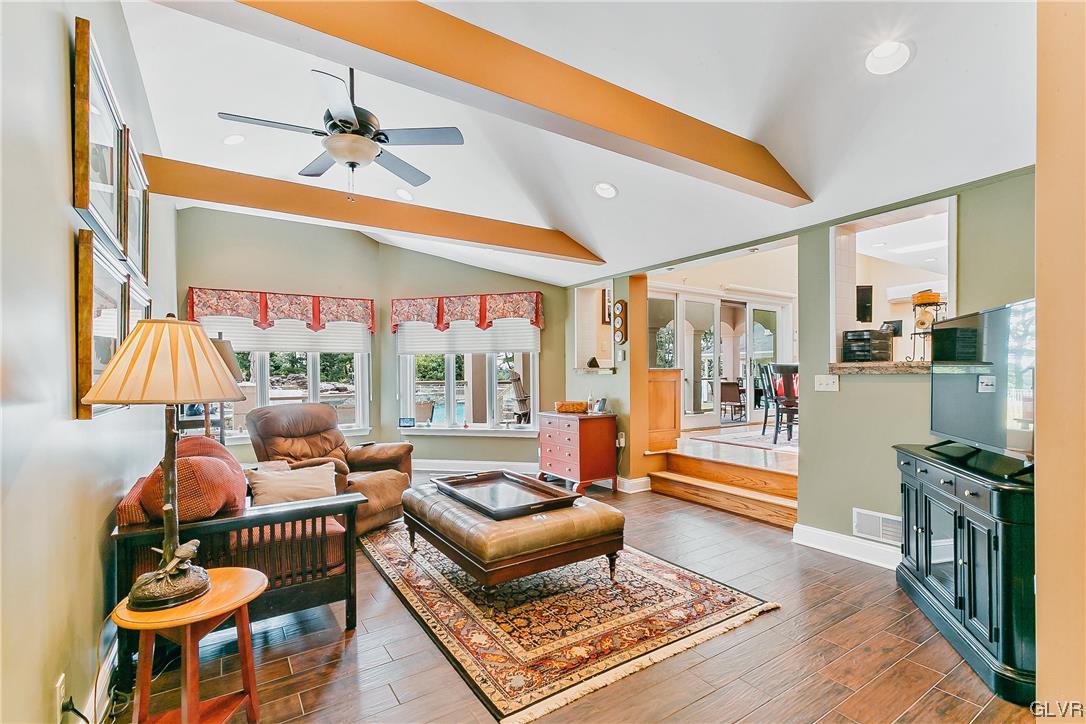 1744 Cortland Lane