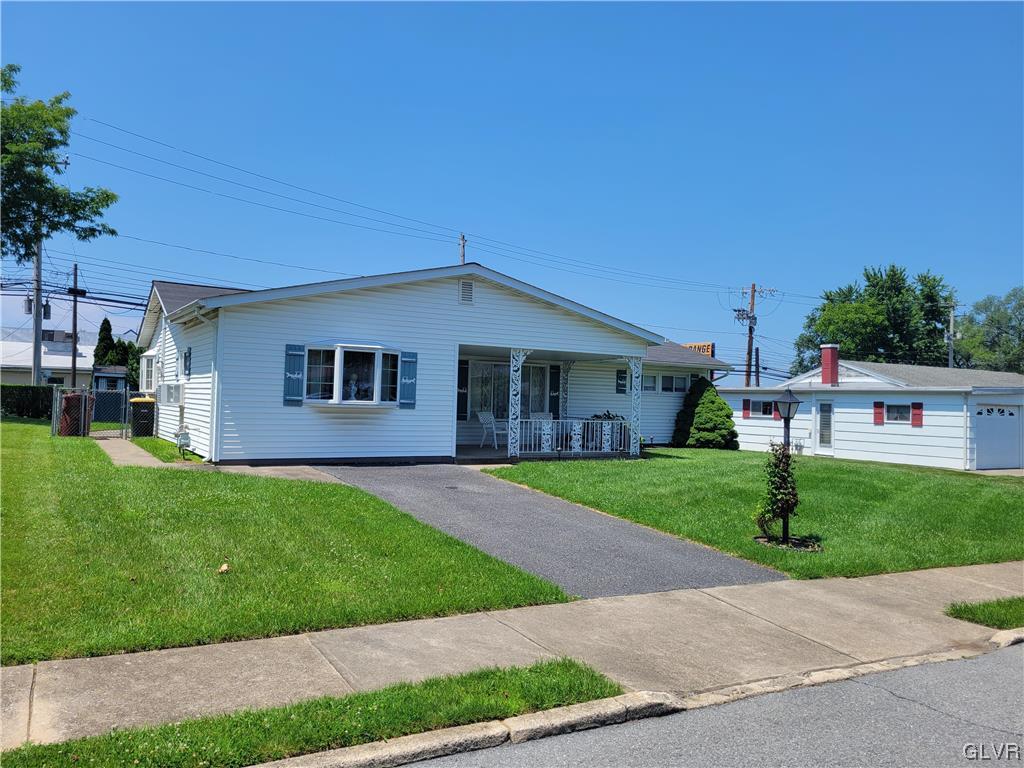 1264 Hampshire Drive
