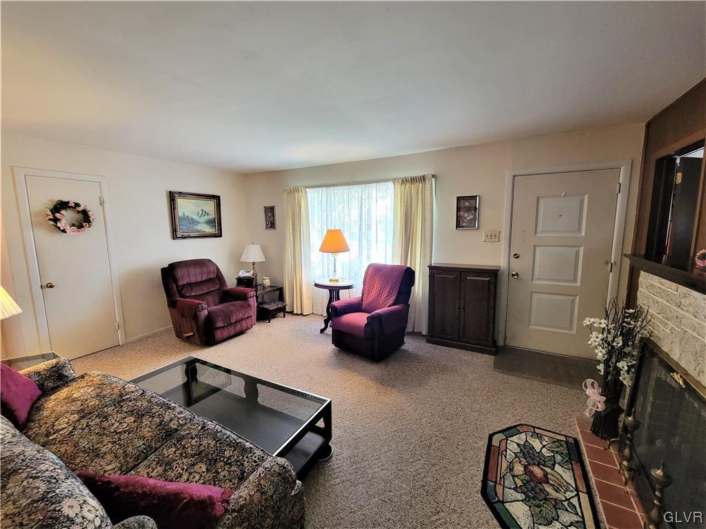 1264 Hampshire Drive