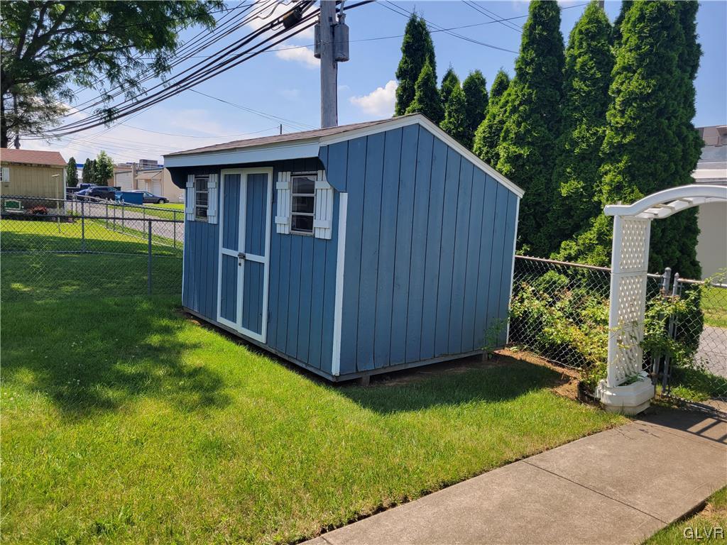 1264 Hampshire Drive