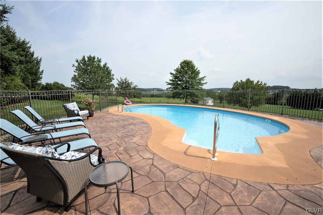 5525 Skyline Drive