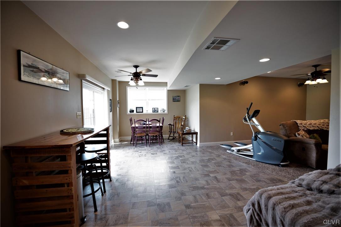 5525 Skyline Drive