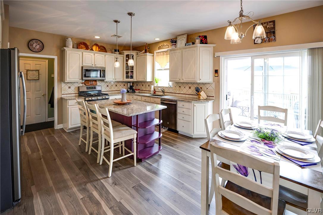 5525 Skyline Drive