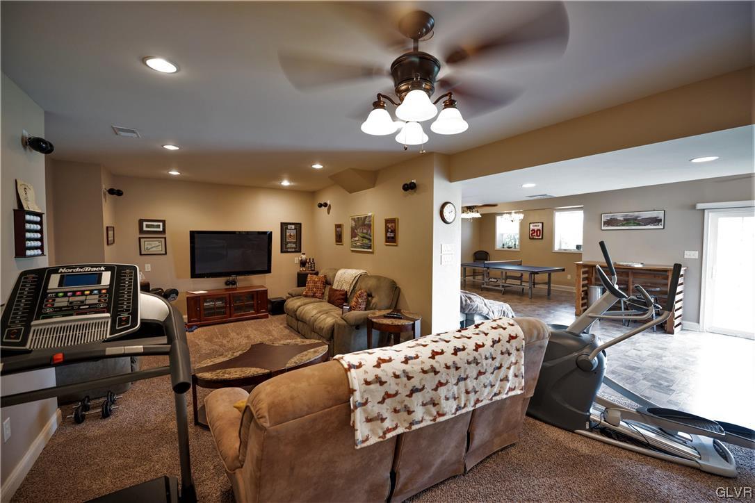 5525 Skyline Drive