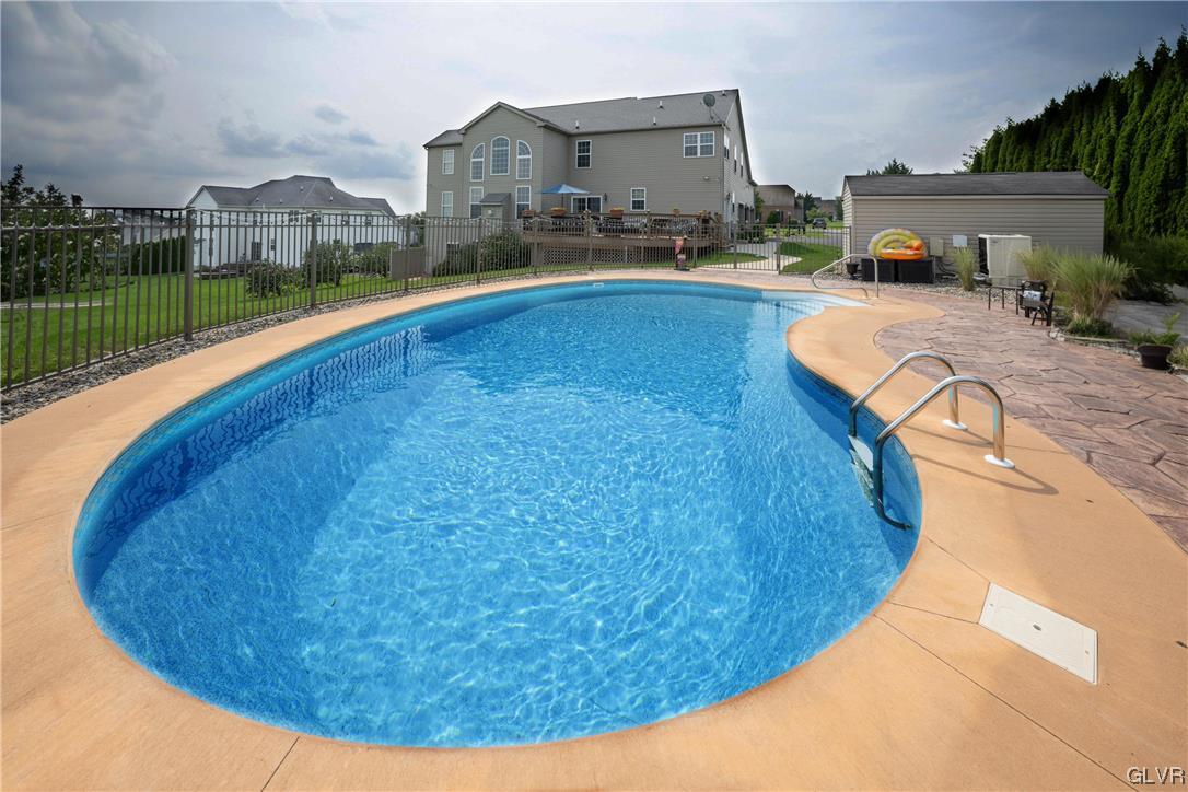 5525 Skyline Drive