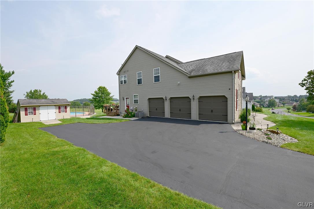 5525 Skyline Drive