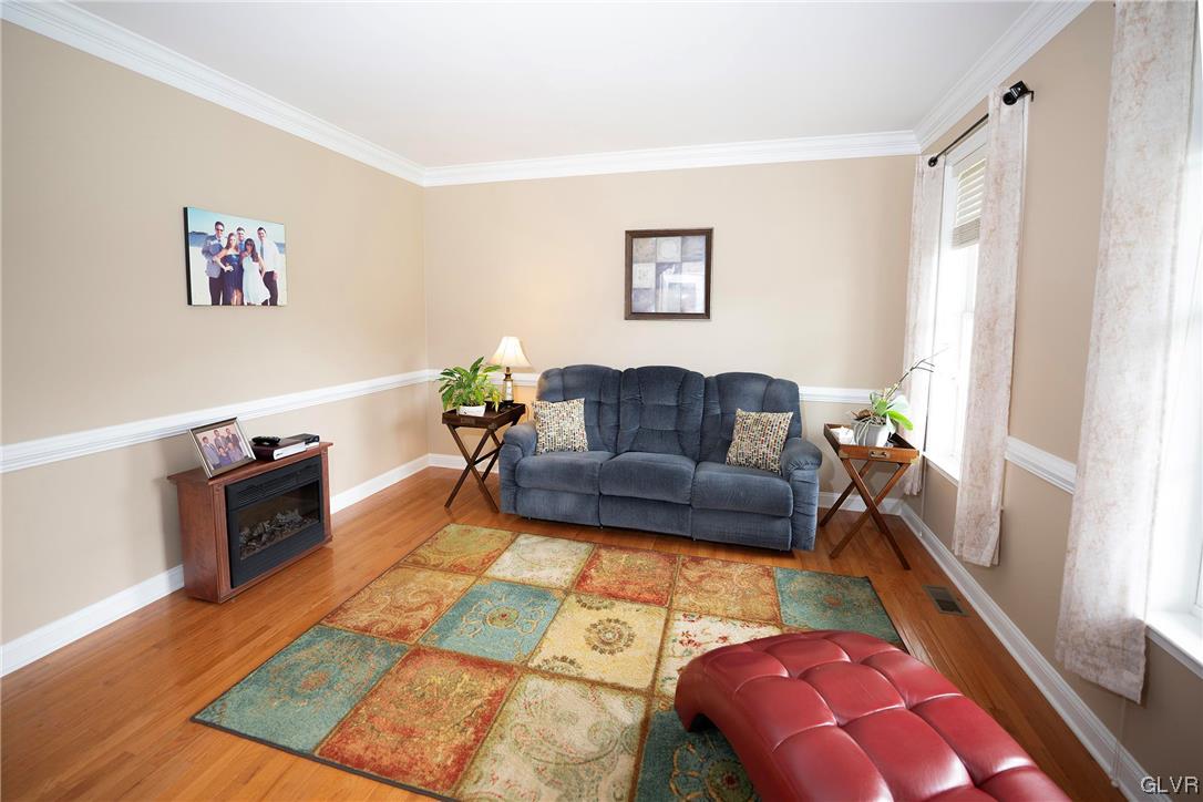 5525 Skyline Drive