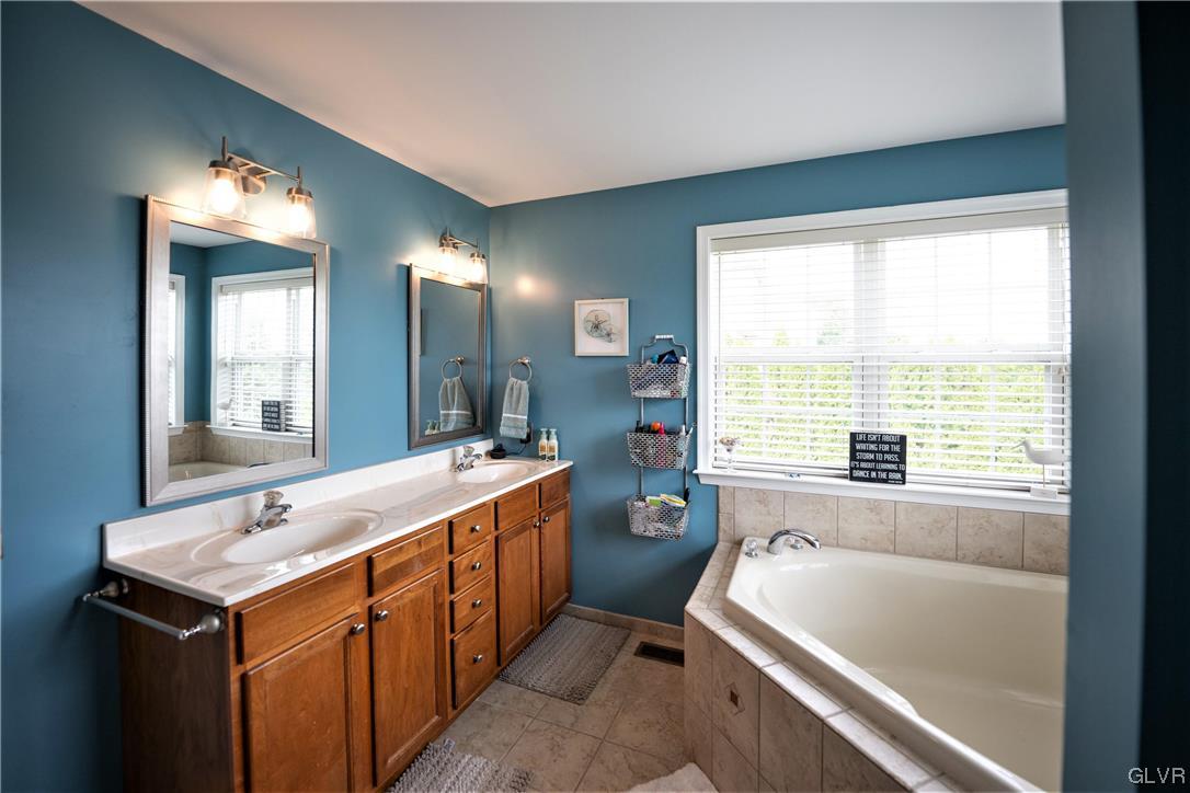 5525 Skyline Drive