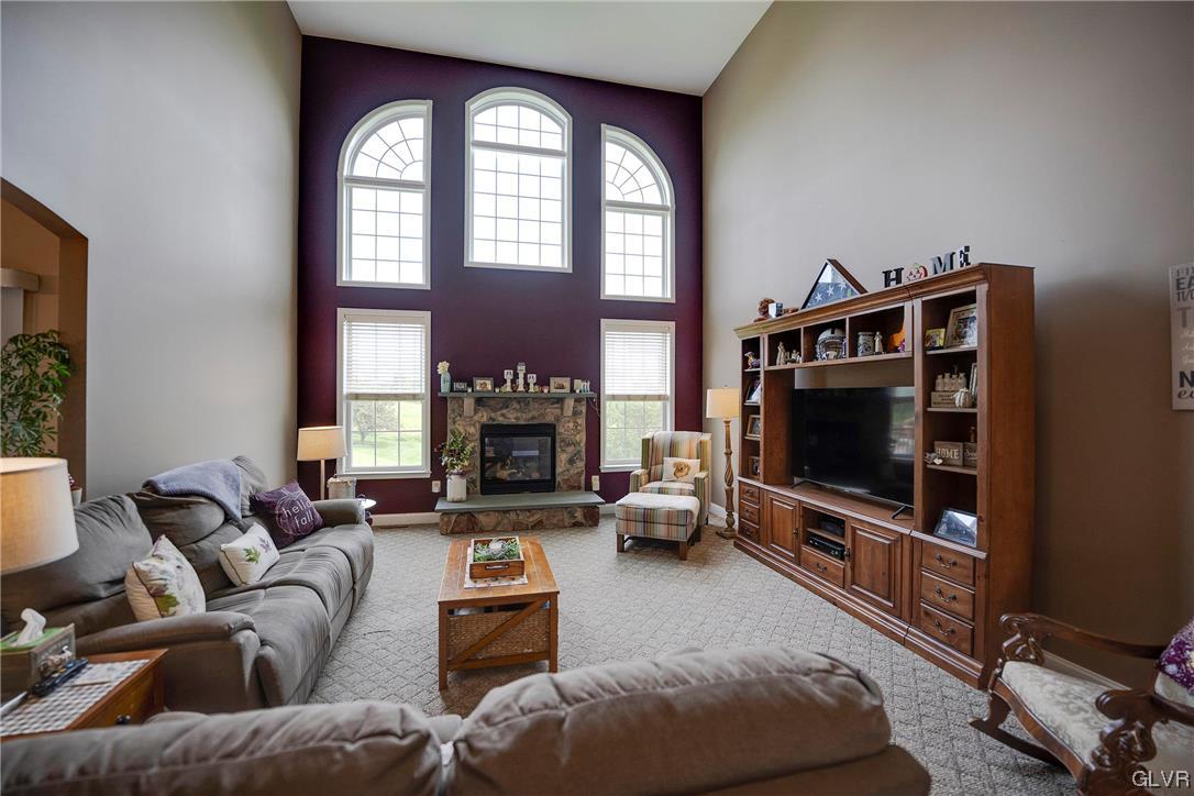 5525 Skyline Drive