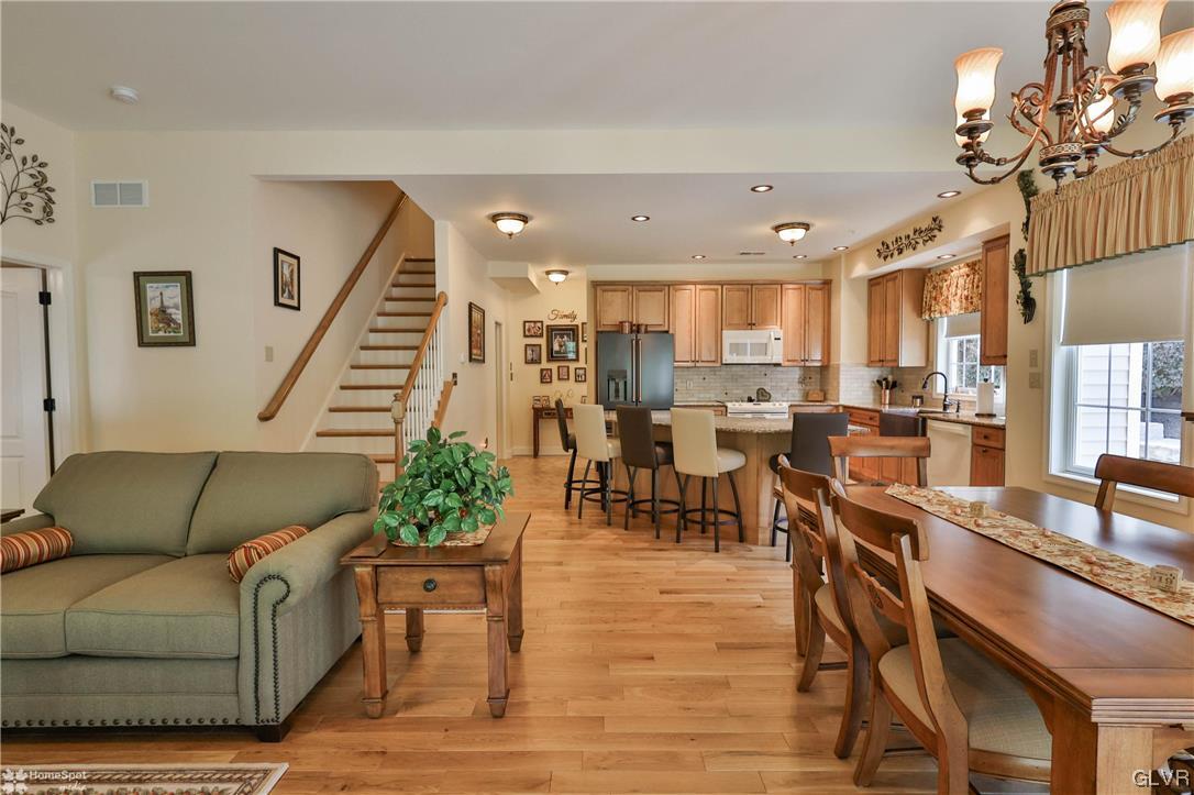 5552 BRIAR Lane