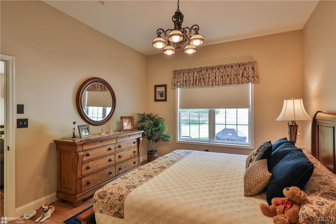 5552 BRIAR Lane