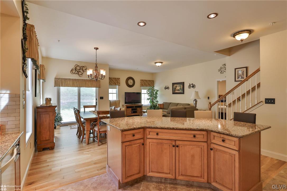 5552 BRIAR Lane