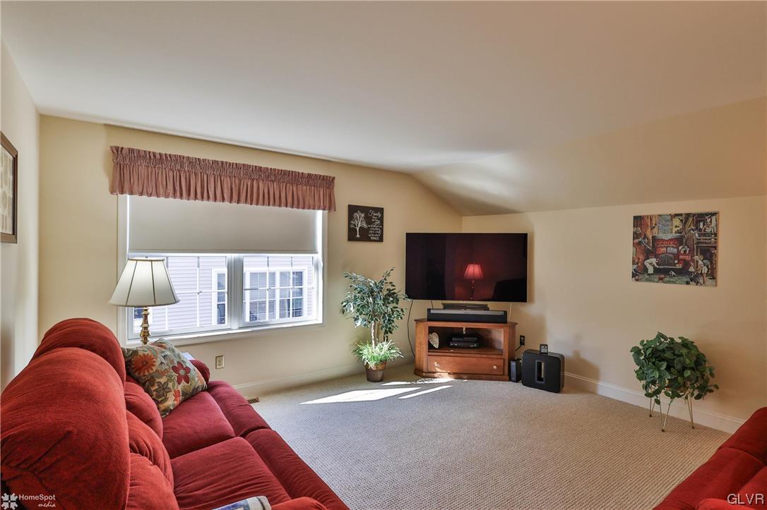 5552 BRIAR Lane