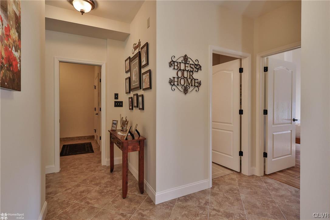 5552 BRIAR Lane