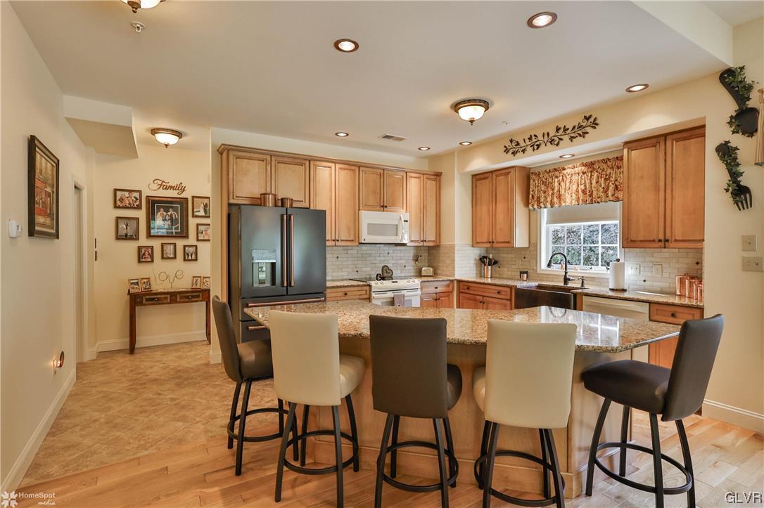 5552 BRIAR Lane
