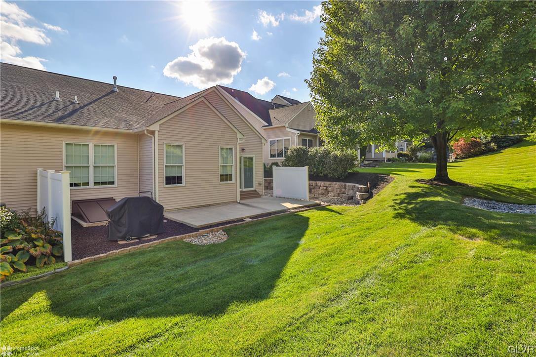 5552 BRIAR Lane