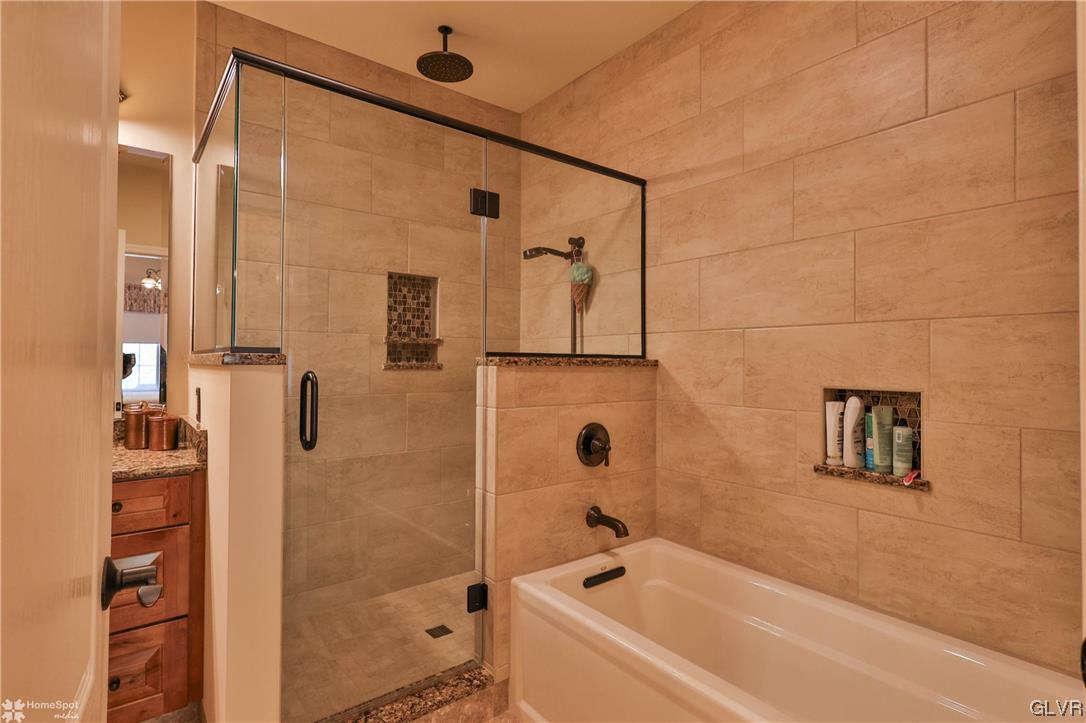 5552 BRIAR Lane