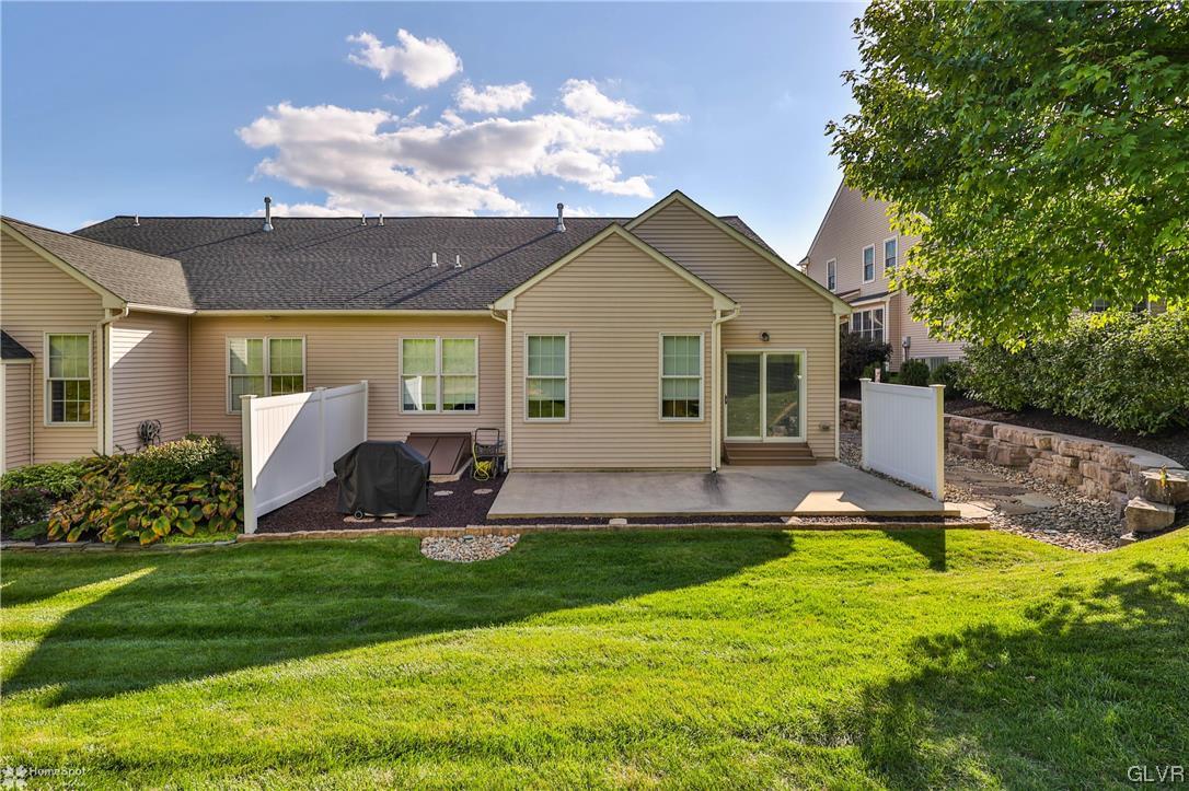 5552 BRIAR Lane