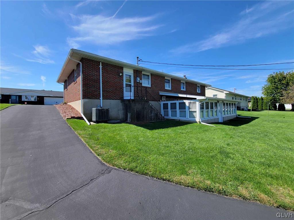 3162 Parkview Drive