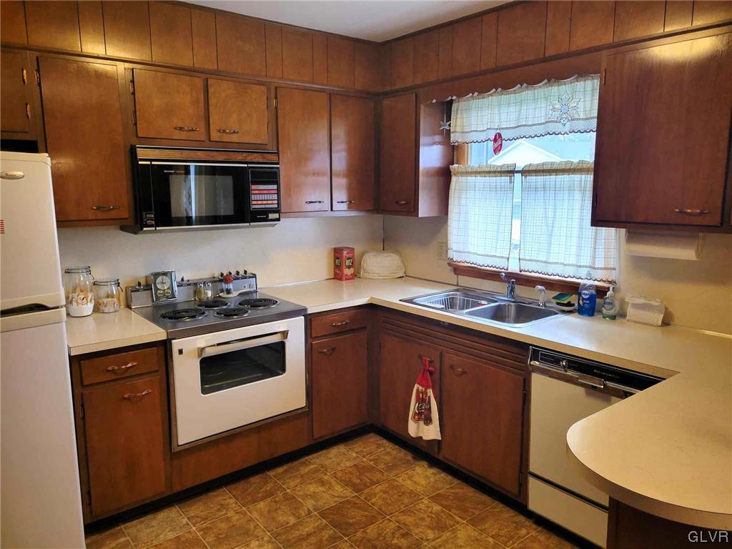 3162 Parkview Drive