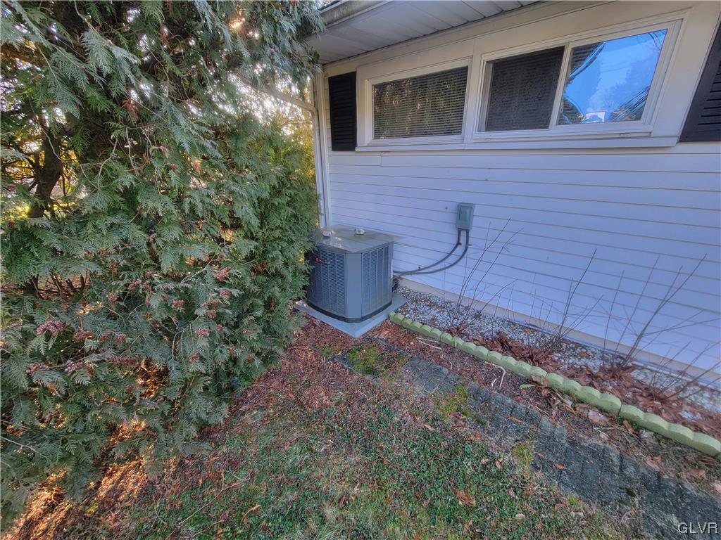 1263 Ellsworth Drive
