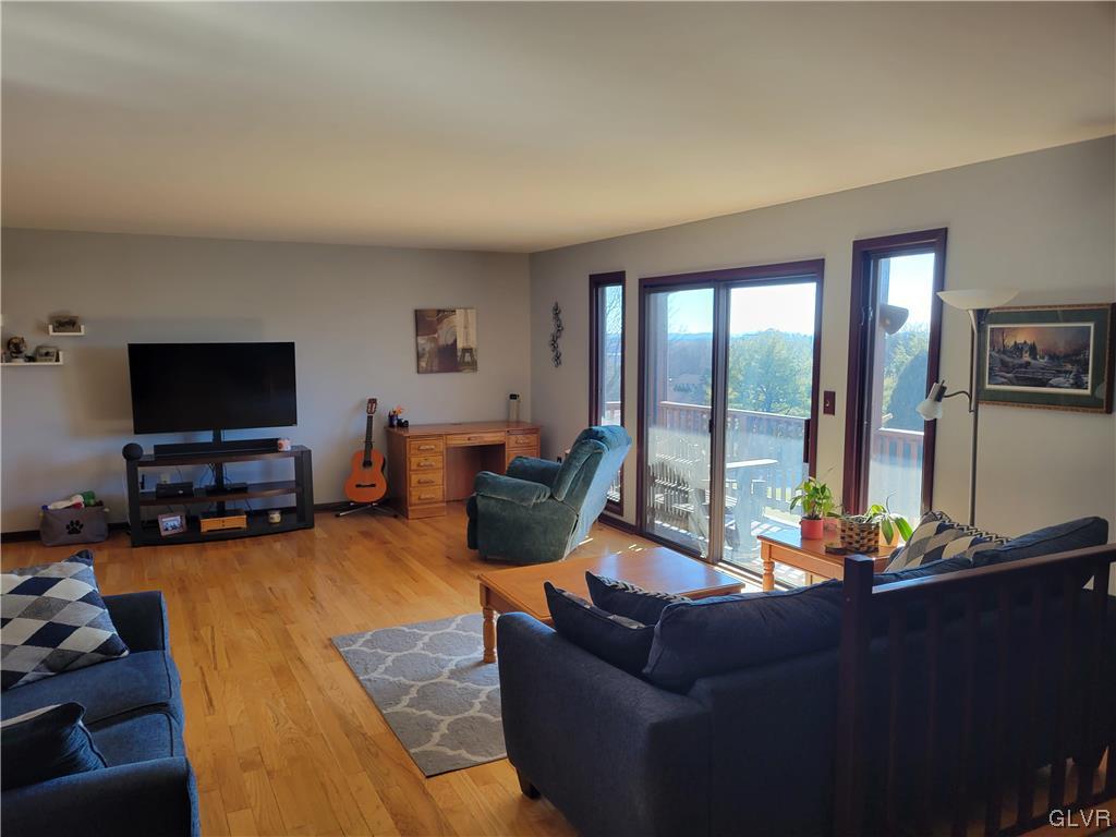 4015 Friars View Drive