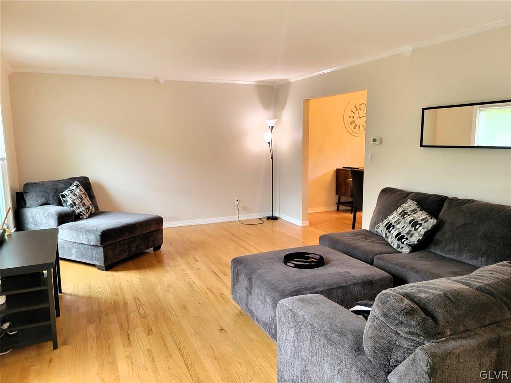 4329 Clear Way