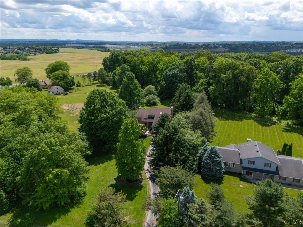 2762 Old Post Road
