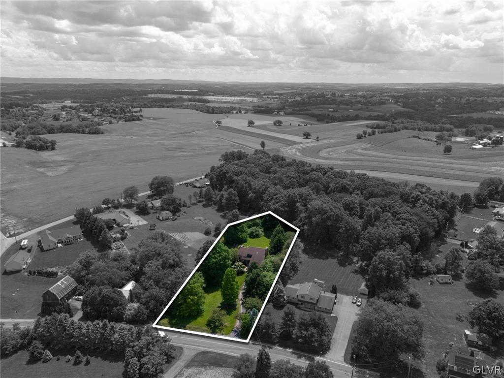 2762 Old Post Road