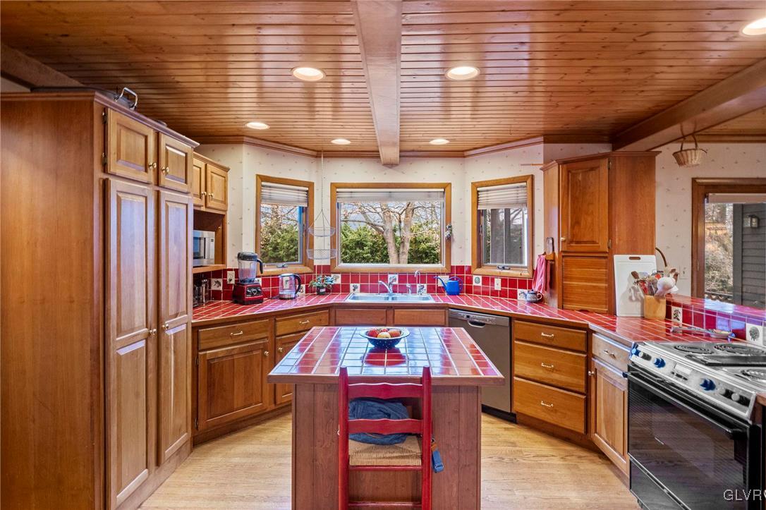 3282 Miriam Drive