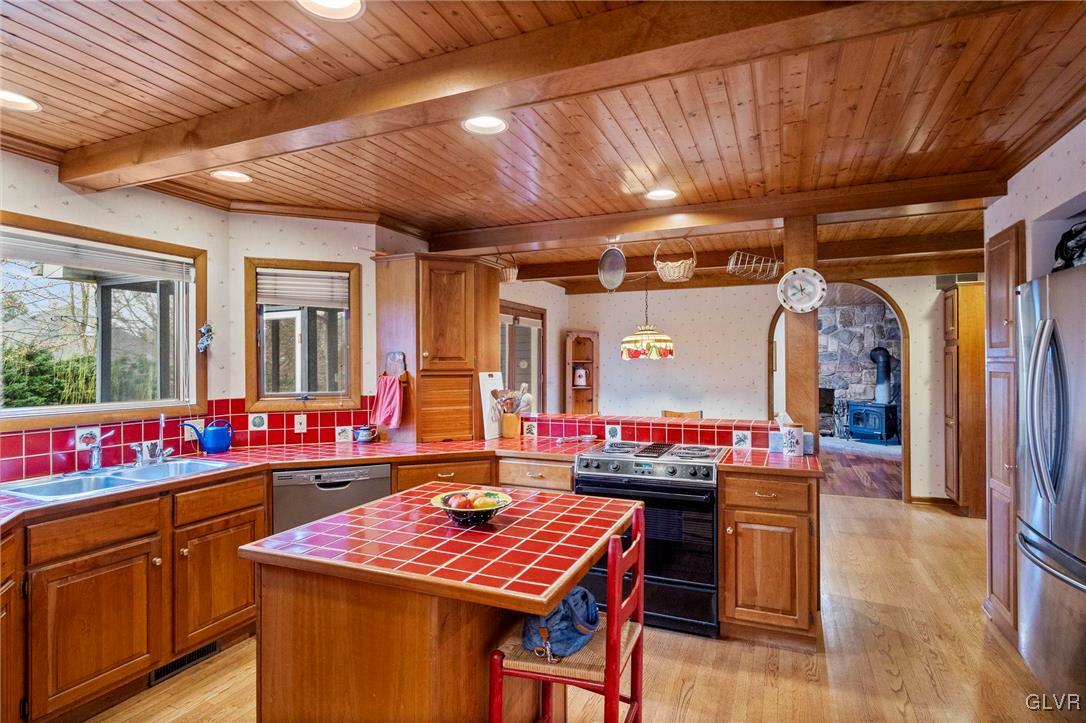 3282 Miriam Drive