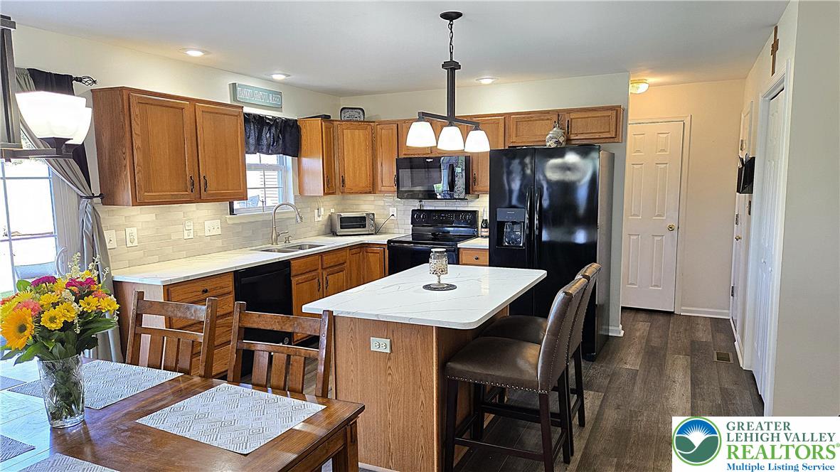 4125 Redbud Drive West