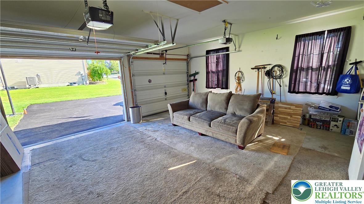 4125 Redbud Drive West