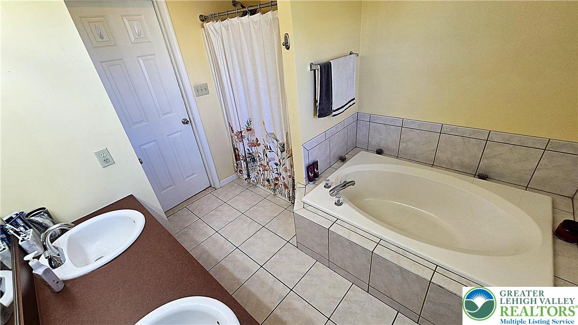 4125 Redbud Drive West