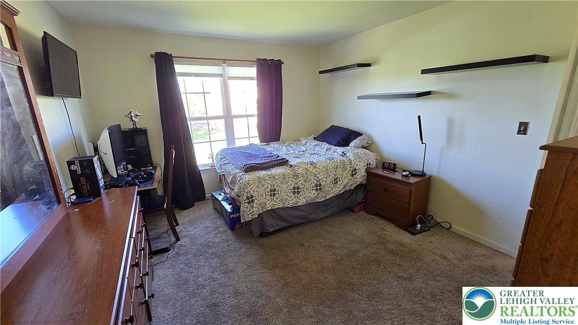 4125 Redbud Drive West