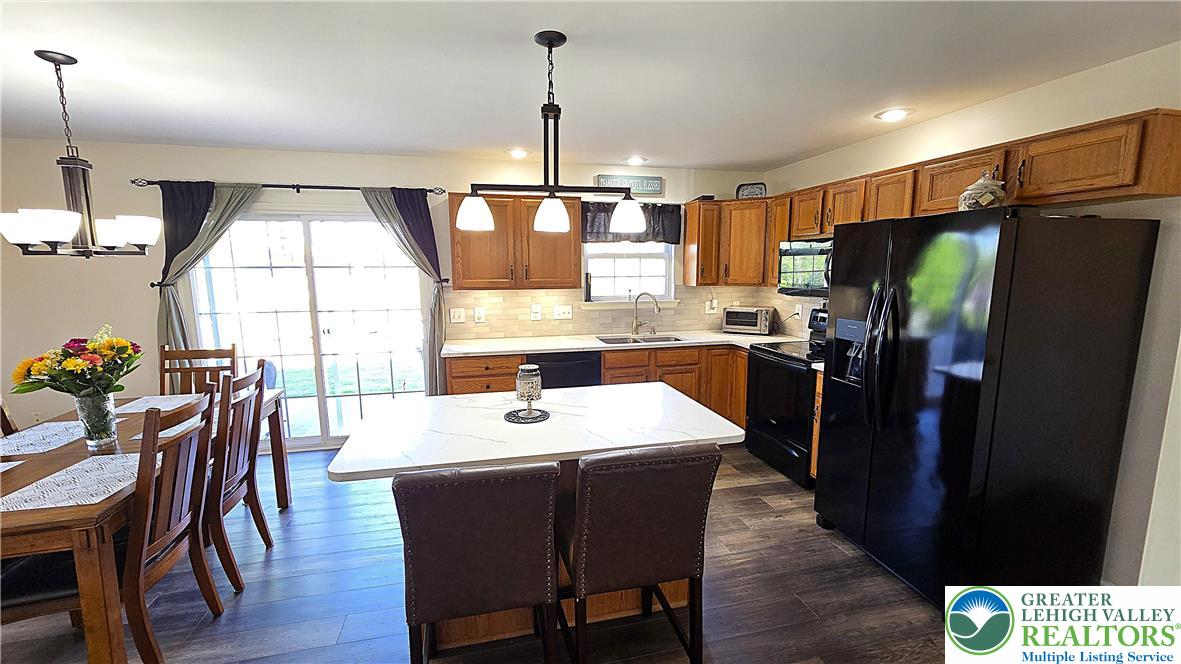 4125 Redbud Drive West