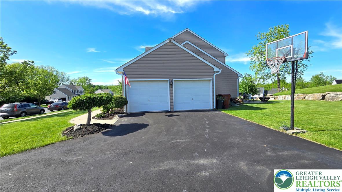 4125 Redbud Drive West