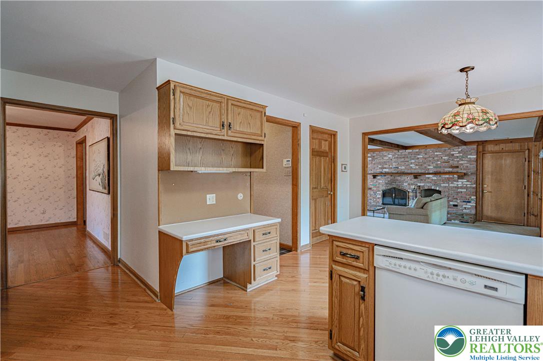 4984 Meadowview Drive