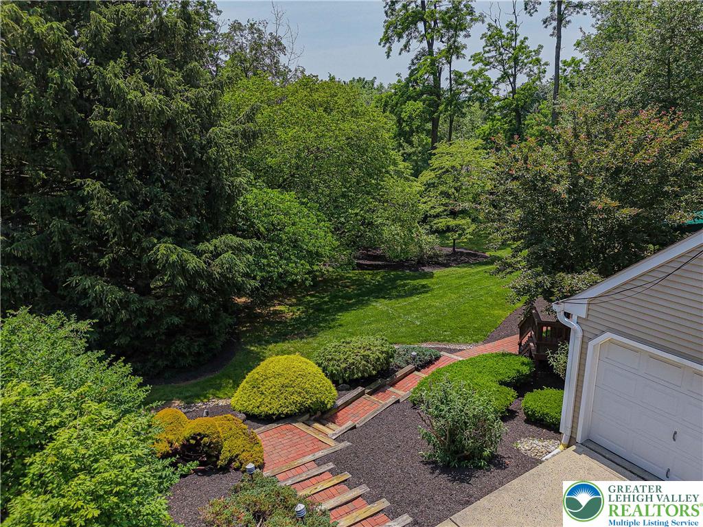 4984 Meadowview Drive